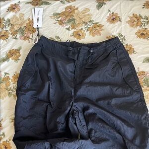Aritzia TNA brand new black pants!